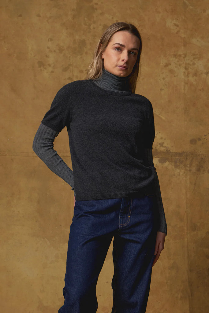 Standard Issue Cashmere Tee - Carbon