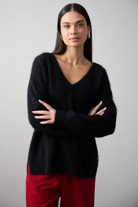 Mia Fratino Scarlett Vee - Cashmere - Black~