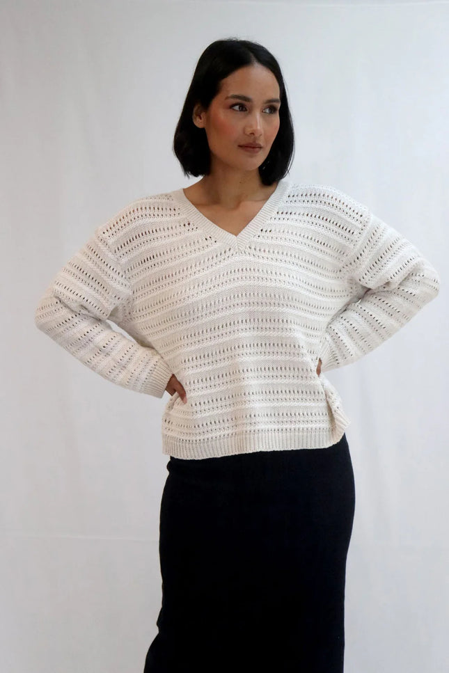Tatano Trellis V Neck - Sand/White
