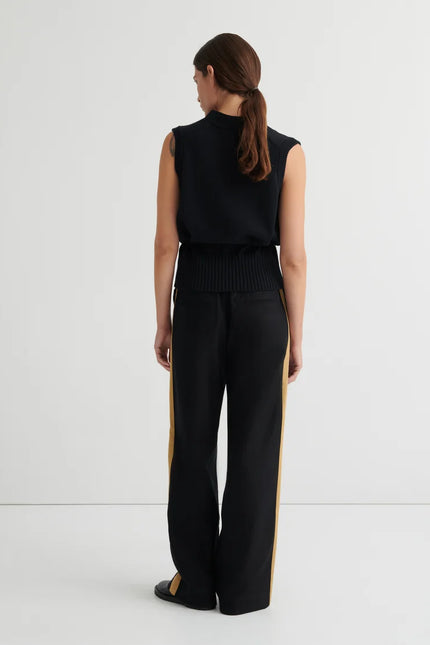 Kowtow Elworthy Vest - Black