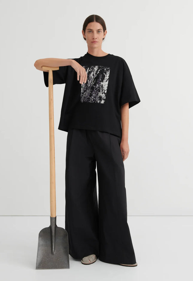 Kowtow Scene Tee - Black